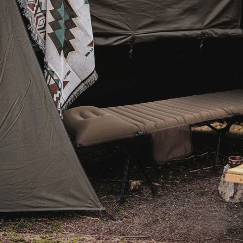 TERRANAP - Høy oppblåsbar campingseng med pute